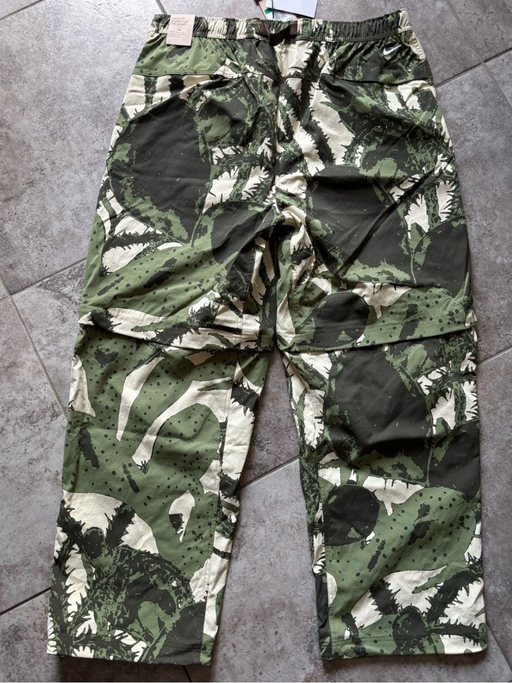 Nike ACG Smith Summit UV Repel 2 In 1 Cargo Pants Camo Green Men's IH3577-229 - Picture 2 of 8